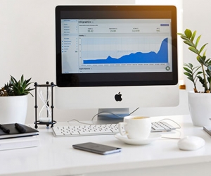 PageRank (PR) PageRank (PR)