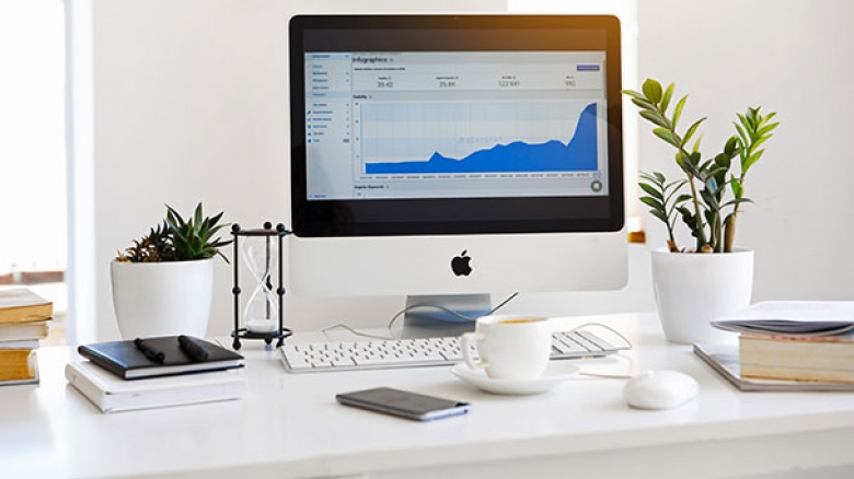 PageRank (PR) PageRank (PR)