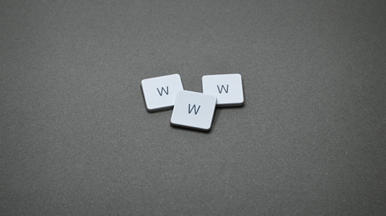 URL URL